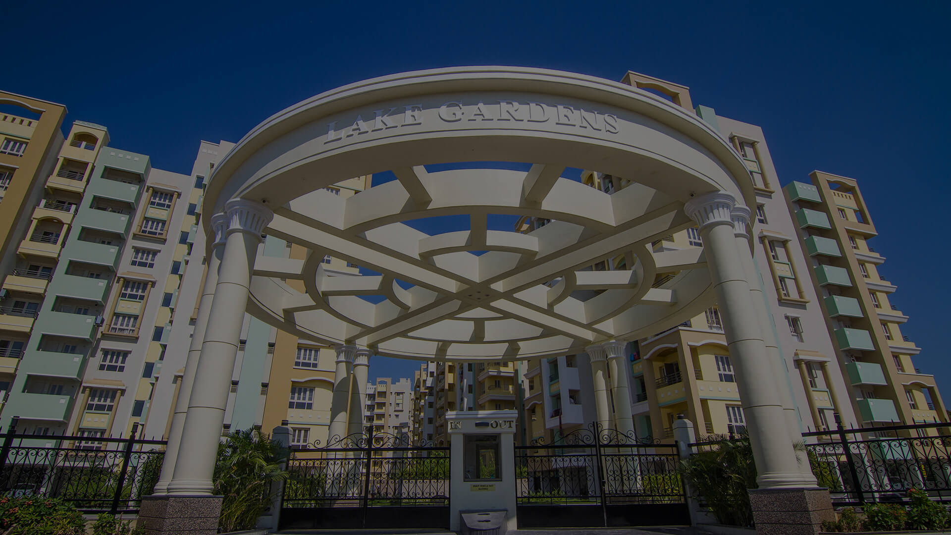 lake gardens govardhan villas